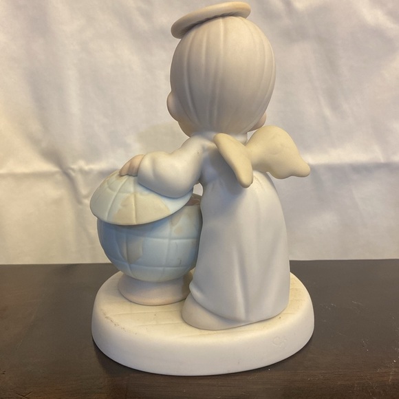 Precious Moments "What the World Needs is Love" Figurine 1994 🔹 - Picture 3 of 6